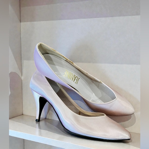 Jeanine Light Pink Satin Kitten Heels almond toe shoes -8.5 womens - Picture 6 of 8